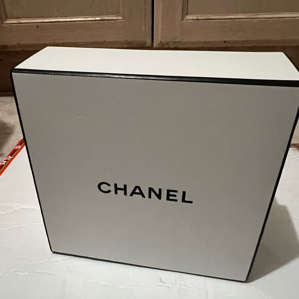 Chanel empty box